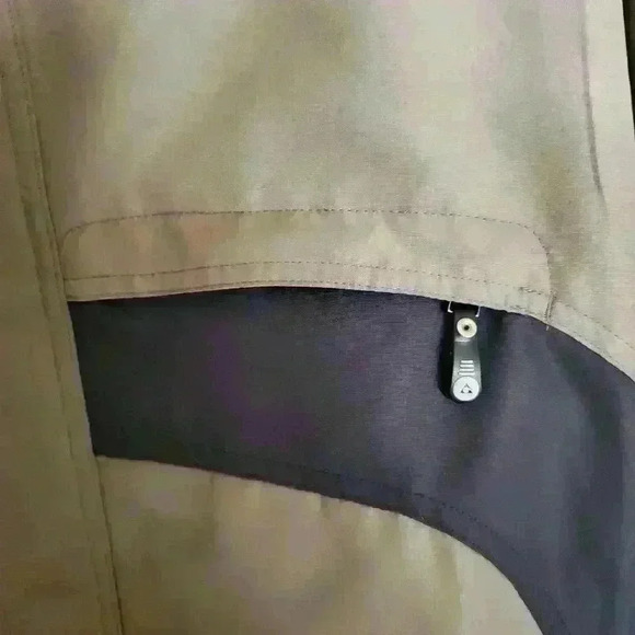 Gerry Men's Grey Insulated Jacket Snap Button & Zip Front & Side Pocket Size L - Picture 6 of 10